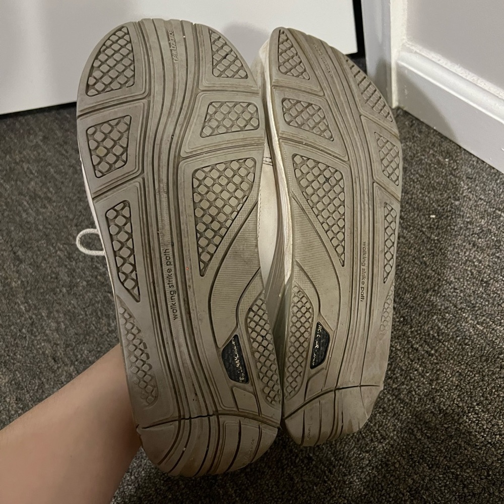 New Balance White Leather Lace Up Sneakers Size 11 US - Picture 6 of 6